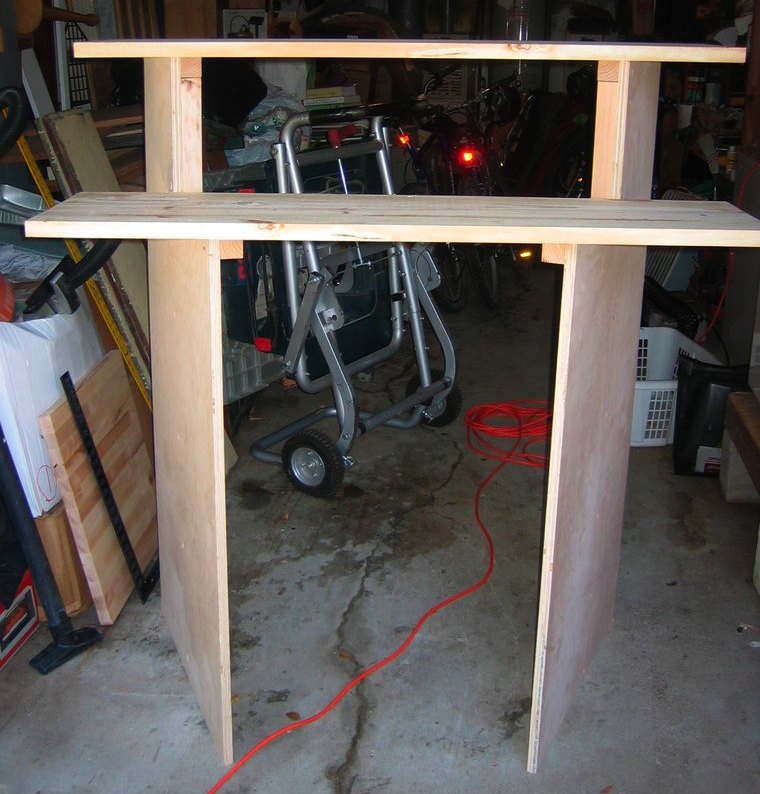 bureau debout en bois artisanal